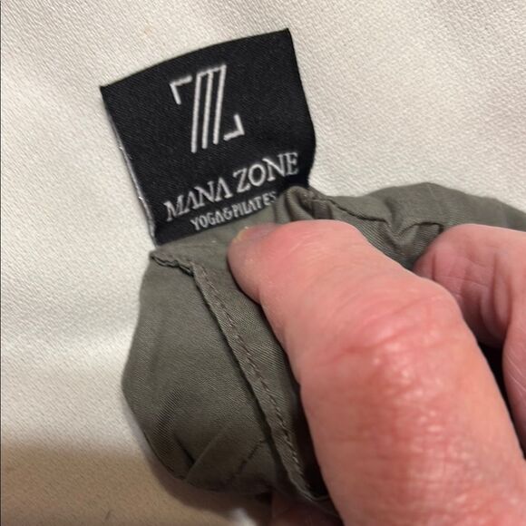 Mana Zone Eye Pillow with Pouch - Picture 2 of 5